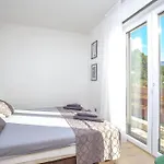With Parking Space Duce, - 24975 דירה *