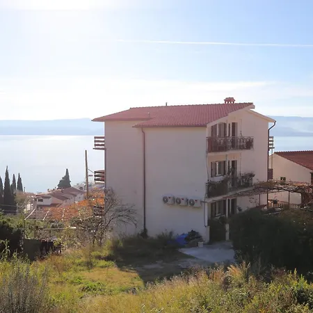 Apartman With Parking Space - Omis - 24975