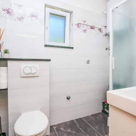 Apartmán With Parking Space Duce, - 24975 Omiš