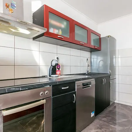 Lejlighed With Parking Space Duce, - 24975 *